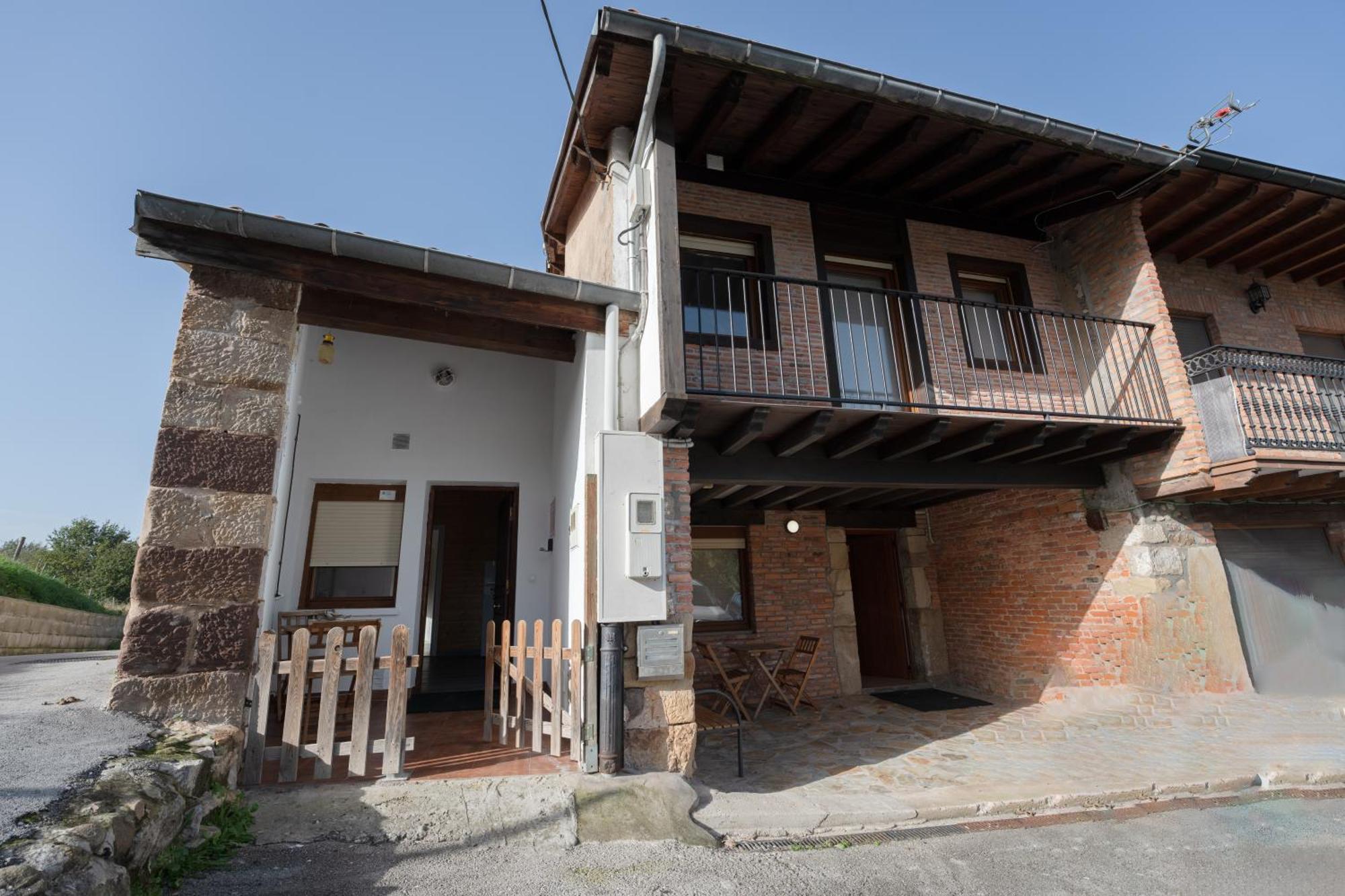 La Casita Del Puente Viejo Villa Oruna Exterior photo